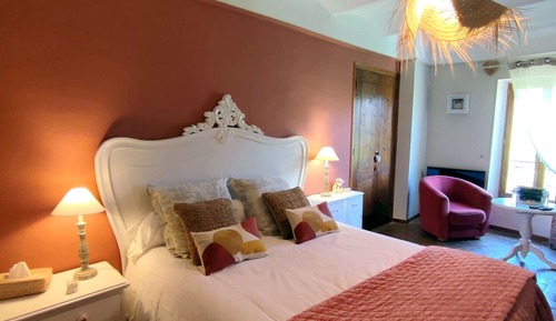 Suite, vue montagne (Auzonnet)