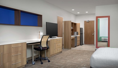 Suite Studio, 2 grands lits, accessible aux personnes à mobilité réduite (Roll-In Shower)