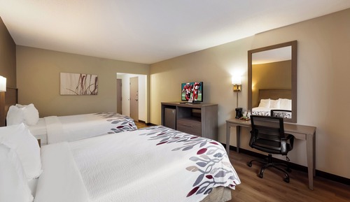 Chambre Deluxe, 2 lits doubles, accessible aux personnes à mobilité réduite (Roll-In Shower)