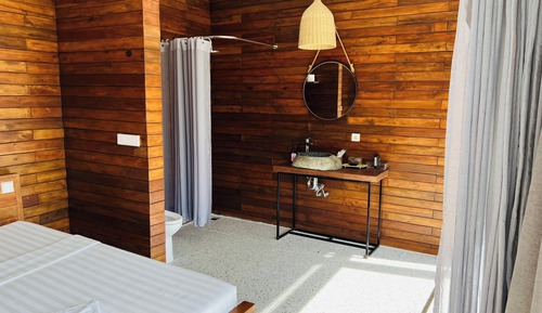 Chambre Double Deluxe, 1 très grand lit, vue jardin
