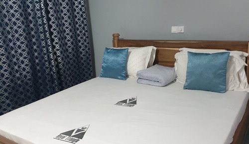 Chambre Simple Confort, 1 très grand lit