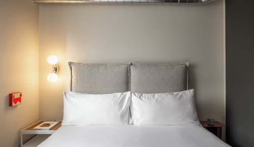 Chambre, 1 très grand lit (Cosy)