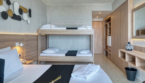 Chambre Familiale, vue mer