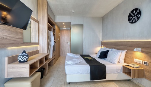 Chambre Double Standard, vue piscine