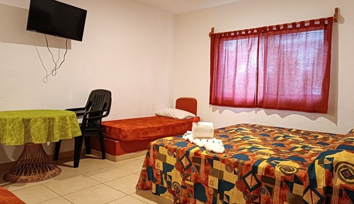 Chambre Familiale, plusieurs lits, coin cuisine