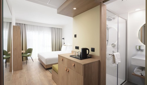Chambre, 1 très grand lit