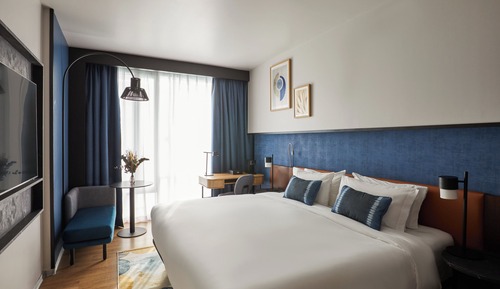 Suite Junior, 1 très grand lit et 1 canapé-lit