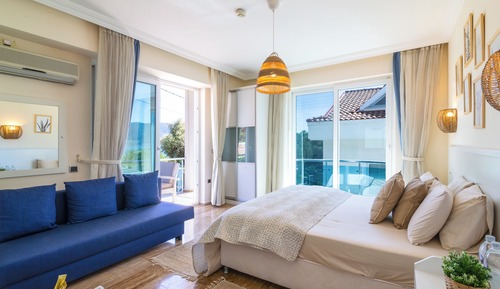 Chambre Classique, 1 chambre, vue partielle sur la mer