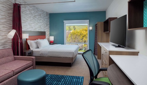Suite, 1 très grand lit (Mobility & Hearing, 3x3 Shower)