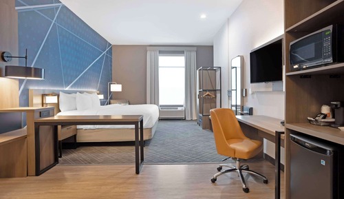 Chambre, 1 très grand lit et 1 canapé-lit, non-fumeurs