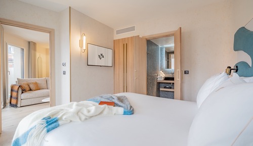 1 Bedroom Apartment Deluxe with balcony 35m2