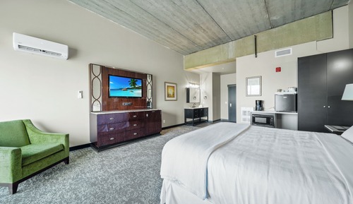 Chambre Simple, 1 très grand lit