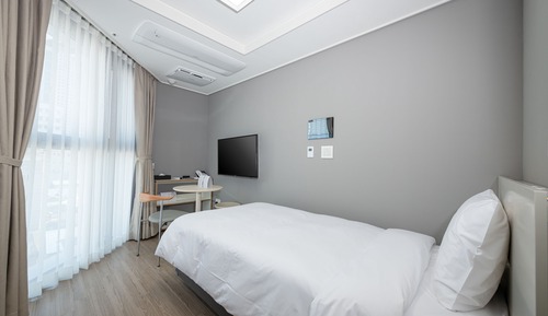 [Eco Plan] Superior Single (No Cleaning Service Included during stay - bedding & towel change fee)