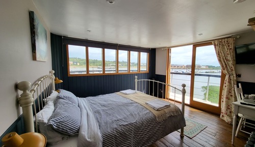 Chambre Double Supérieure, salle de bains attenante, vue marina