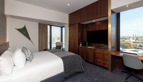 Vantage King Room