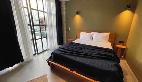 Chambre Exclusive, cheminée, vue piscine