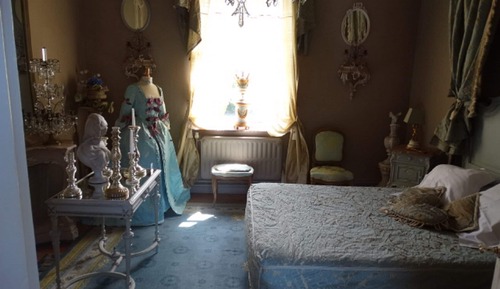 Chambre Quadruple Romantique, salle de bains privée, vue cour intérieure (Suite Française)