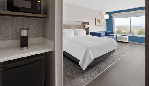 Suite, 1 très grand lit et 1 canapé-lit (Walk-In Shower)