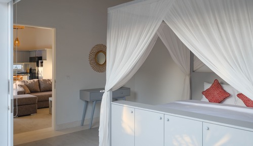 Villa Exécutive, 1 très grand lit, piscine privée, en bord de piscine (Susan)