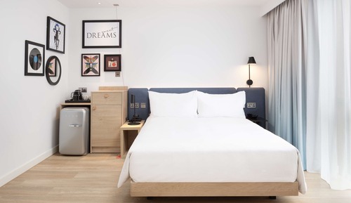 Chambre, 1 grand lit, accessible aux personnes à mobilité réduite