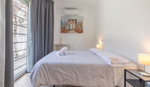 Chambre Double, 1 lit double, non-fumeurs, salle de bains privée