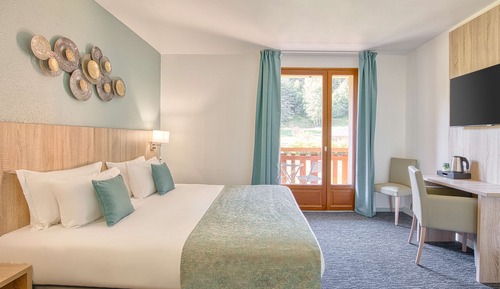 Chambre Classique, 1 très grand lit, non-fumeurs, baignoire