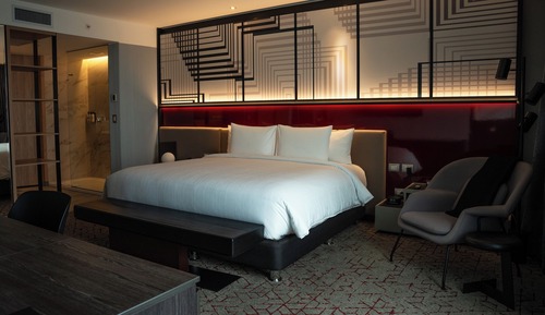 Suite Exécutive, 1 très grand lit, accès au salon club