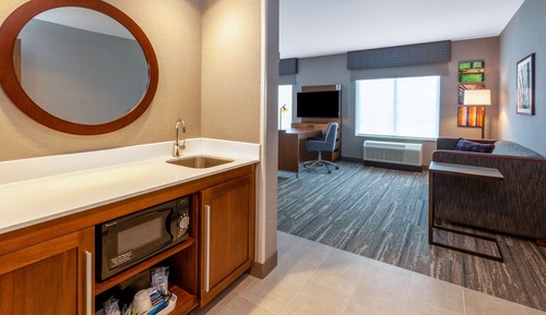 Suite, 1 très grand lit, accessible aux personnes à mobilité réduite, non-fumeurs (Hearing)