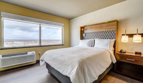 Chambre Standard, 1 très grand lit et 1 canapé-lit