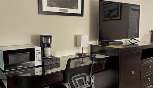 Chambre Standard, 2 grands lits, non-fumeurs, réfrigérateur et four à micro-ondes