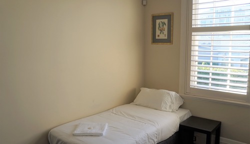Chambre Familiale, salle de bains commune