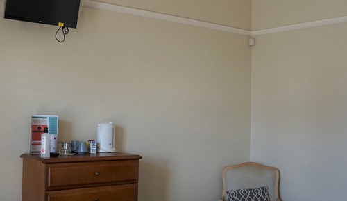 Chambre, salle de bains commune (Queen)