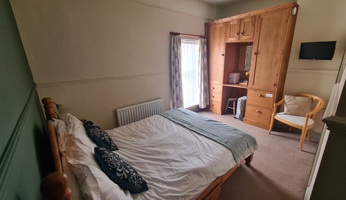 Chambre Double, salle de bains attenante