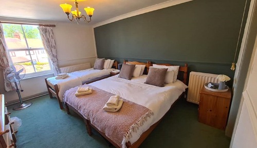 Suite, salle de bains attenante