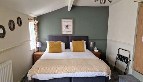 Chambre Double Classique, salle de bains attenante, vue jardin