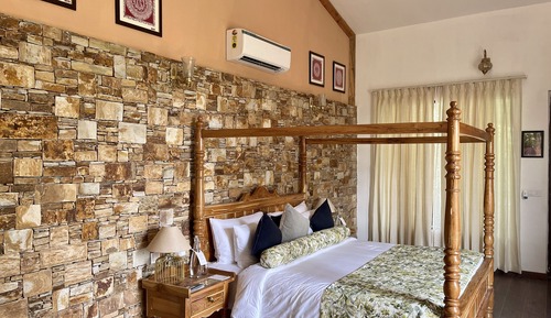 Chambre Simple Luxe, 1 grand lit, non-fumeurs, vue piscine