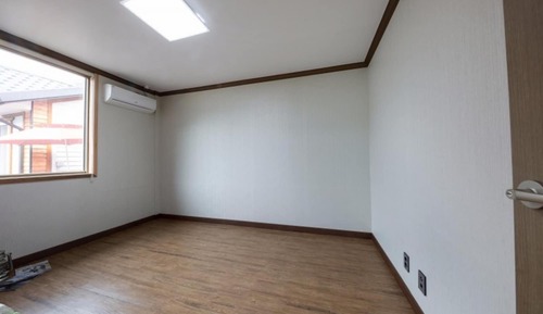 Room (Rose)