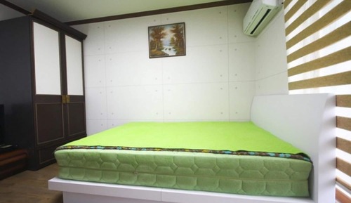 Room (Angelica Room 5)