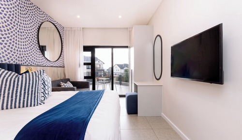 Chambre Supérieure, 1 grand lit et 1 canapé-lit, non-fumeurs, vue ville
