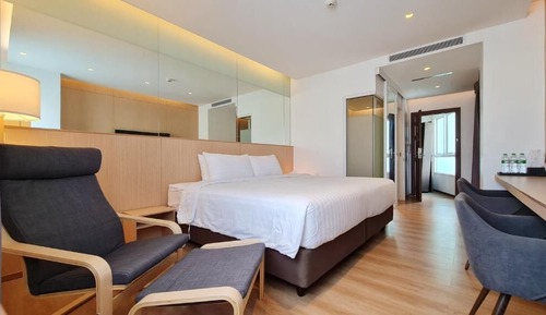 Superior King Suite