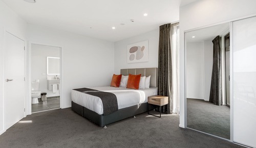 Appartement Deluxe, 1 chambre, cuisine (Top Floor, Non-Motorway Facing)