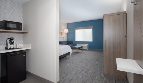 Chambre Standard, 1 très grand lit et 1 canapé-lit