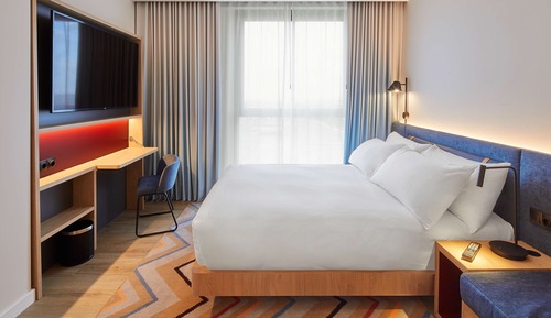 Chambre, 1 grand lit, accessible aux personnes à mobilité réduite