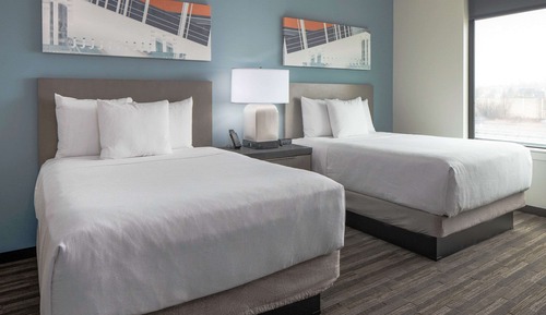 Suite Studio, accessible aux personnes à mobilité réduite (2 Queen Beds with Sofa Bed)