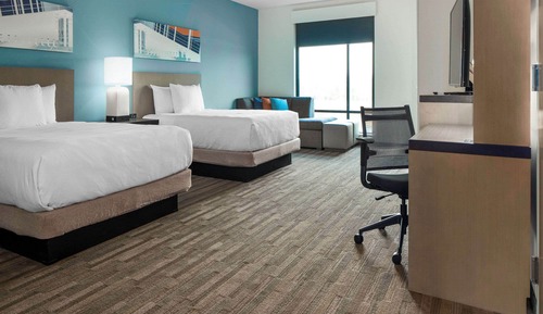 Suite, 1 chambre, accessible aux personnes à mobilité réduite (2 Queen Beds with Sofa Bed)