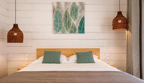 Lodge Lovely