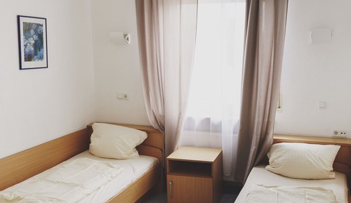 Chambre Double, salle de bains privée, vue cour intérieure