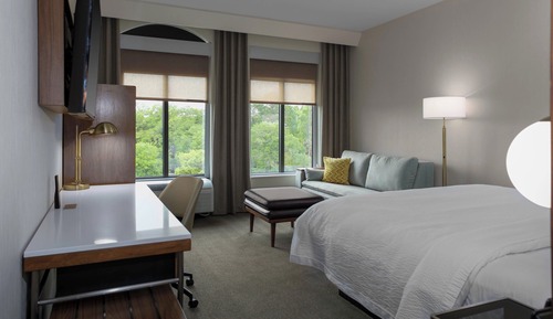 Suite, 1 très grand lit et 1 canapé-lit, non-fumeurs, vue ville