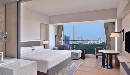 Chambre, 1 très grand lit, non-fumeurs, vue ville