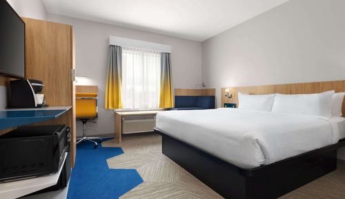 Chambre, 1 très grand lit, non-fumeurs